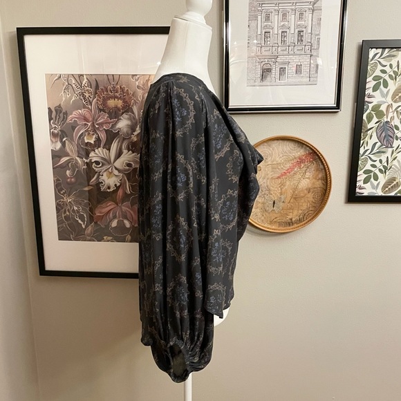 Free People Gray Cowling Around Printed Top - Picture 8 of 11